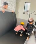  ココリコ・遠藤の妻、約2年間掃除していなかったソファ「とんでもない量のホコリ」 