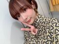 モデル雀士・岡田紗佳、美脚が映えるショートパンツ姿に「お人形さん」「脚が長い！」の声