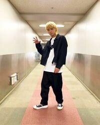 「金髪が似合いすぎ」「カッコ良すぎる！」磯村勇斗の大胆イメチェンにファン歓喜