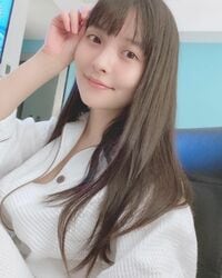 上坂すみれのプライベート感あふれる湯上がりショットにファン驚き！「すっぴんまでこんなに美しいなんて」