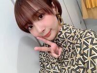 モデル雀士・岡田紗佳、美脚が映えるショートパンツ姿に「お人形さん」「脚が長い！」の声