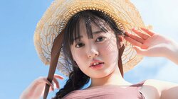 白濱美兎、まぶしい笑顔とふわふわボディで魅了 SPA！デジタル写真集から誌面カット