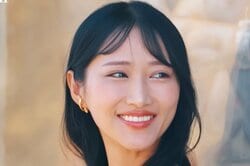 9頭身レースクイーン、大胆ビキニ姿で滑り台！ハイスペイケメンたちの元へ飛び込む様子に「なにこれ!?」「これは最高」の声