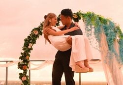 中山美穂似の美人ギャル、お姫様抱っこされキス…サプライズな展開に「超最高」「素敵」の声 