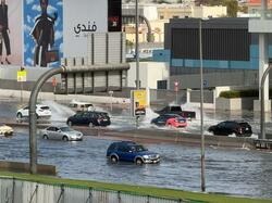  モデル・実業家の鈴木亜子、警告音が鳴り大騒ぎになっていたドバイの様子「完全に水に浸って動けなくなっています」 