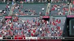 そりゃ欲しいよね……大谷翔平の31号ホームランボールを追いかけてダッシュで消えていくエンゼルスファン