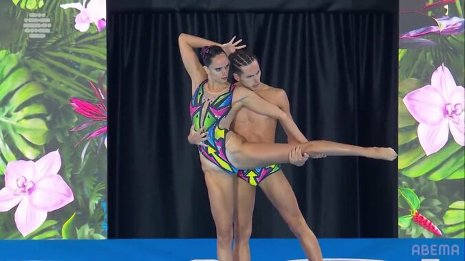 「高いです！」上昇しすぎて胸まで…パッション溢れる実力派コンビが圧巻のパフォーマンス！「足のつま先まで美しい」“情熱演技”に場内大歓声 5枚目