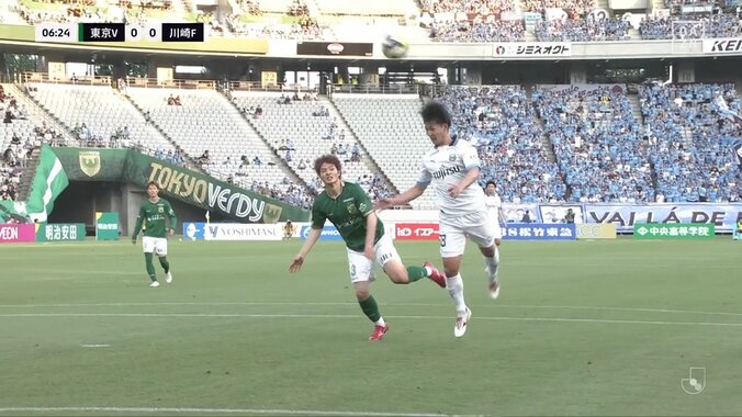 「当確でしょ」日本代表“期待”の三浦颯太に絶賛の声「Eー1確定だろこんなん」「4枚やるなら見たいよな｣高精度ピンポイントクロスで決定機演出の瞬間 3枚目