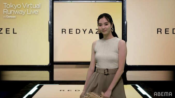 剛力彩芽、バーチャルランウェイを颯爽と闊歩！とびきりの笑顔振りまく【TVRL】 4枚目