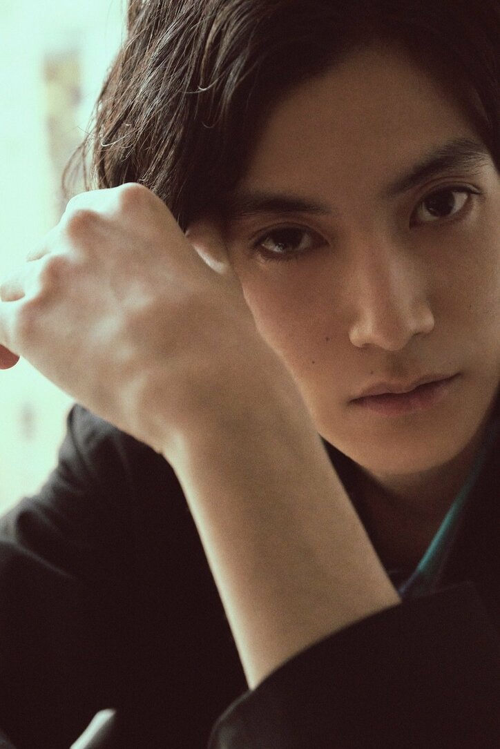 渡邊圭祐、戦国の世を攪乱する“超悪役”に大抜擢 不気味な殺陣シーンは「僕元来の動き（笑）」 映画『ブレイブ -群青戦記-』インタビュー