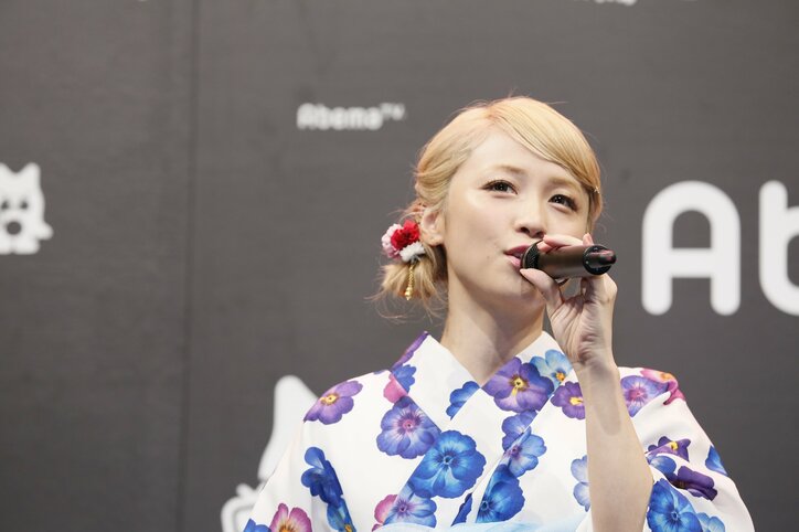 Dream Ami、JK100名と浴衣姿で自撮り AbemaTV『真夏のオオカミくんには騙されない』先行試写会に登場