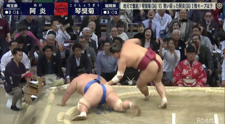 阿炎、琴奨菊の突進力を生かして一瞬の叩き込みで4勝目