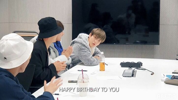 「腹が立つ？」「腹が立っている？」TOMORROW X TOGETHER、日本語を猛勉強！和気あいあいな授業風景に密着