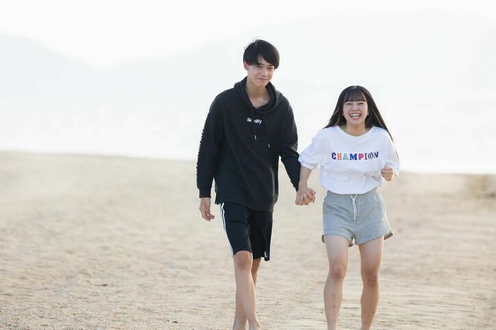 モテ男子・はるひと、人気女子・あやのと海の上で朝ごはん！手繋ぎも『今日好き』向日葵編第2話