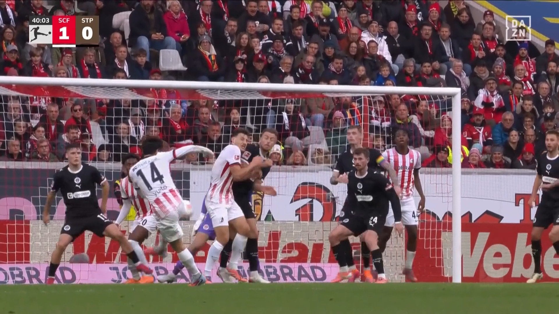 【映像】スペースを射抜く豪快ボレー