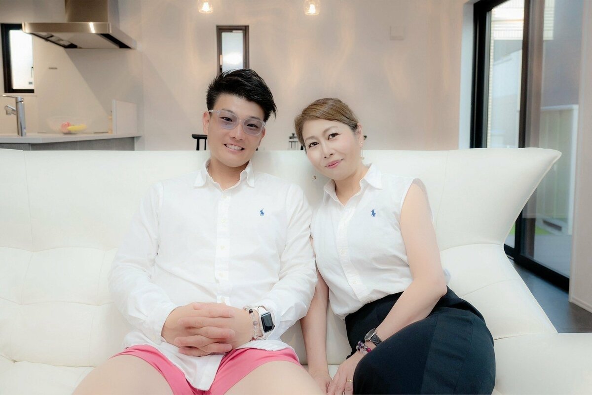 ★特選一連★夫婦の幸福♡結婚運の象徴【約84cm◇サードオニキスさざれ連】❤️ 53歳妻と結婚した32歳男性、年の差夫婦が住む新築一戸建てを訪問「27年