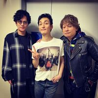 香取慎吾、稲垣吾郎と『草なぎ剛のはっぴょう会』鑑賞 3ショットに反響「素敵な仲間」