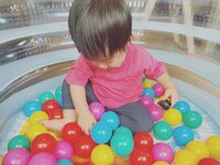 川田裕美『ミッキーを持ちながら』