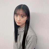 「清楚で可憐」「安定の可愛さ」大友花恋の美しい黒髪ストレートに絶賛の声