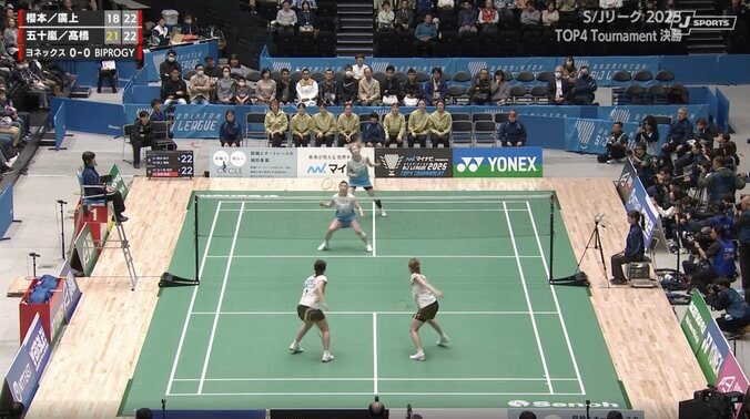 女子バドミントンで90秒間の“異例”超ロングラリー　「動いて打つ」「前に出る」「返した返した！」場内どよめき、選手は倒れる 2枚目