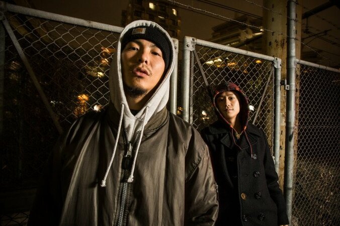 『これ以上出せない被害者』RHYME&B x SHEEF THE 3RDが仲間の逮捕を乗り越え完成させたアルバム『D.O.B.B.』を語る 1枚目