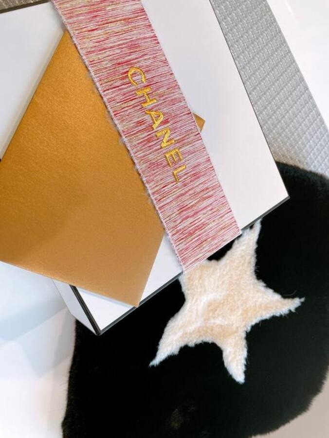  渡辺美奈代、Xmasプレゼントに貰った『CHANEL』の品を公開「いつもありがとう」  1枚目