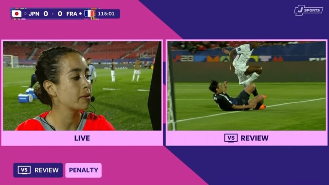 驚愕！ 日本代表DFの“完璧タックル”がまさかのPK？「ダメ元すぎるやろ」フランスの映像判定要求にSNS騒然「明らかにノーファウル」【U-20W杯】 3枚目
