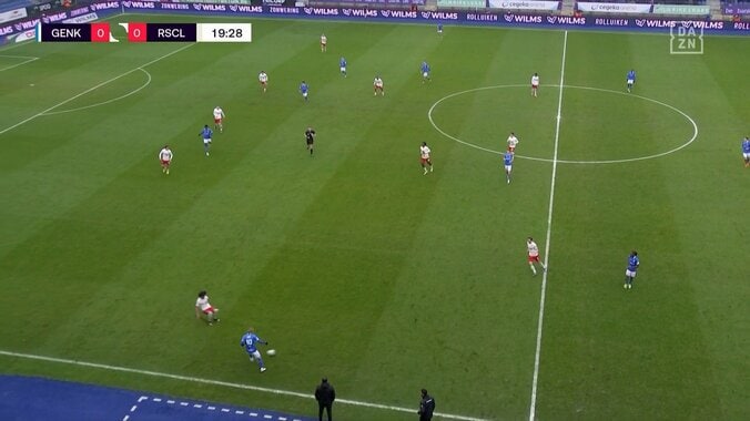 「マジで異次元」伊東純也、一瞬でDFを置き去りにする超・急加速→稲妻ドリブル炸裂で決定機創出「別格だな」「決めてたらほぼロッベン」 4枚目