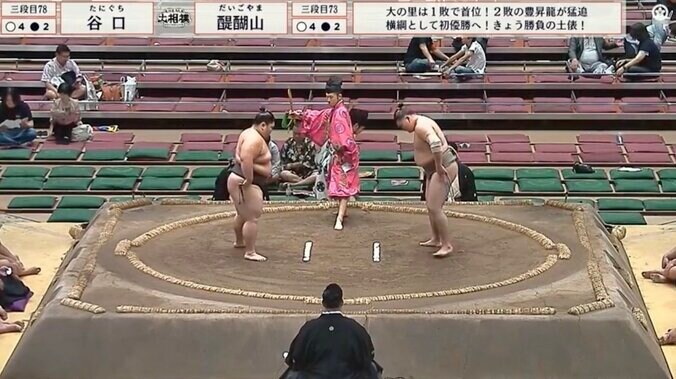 【写真・画像】大相撲の客席に響く“異様”な声援に批判殺到「落ち着け」「悲鳴に聞こえる」「好きな気持ちはわかるけど…」マナー遵守を考えされる事案に困惑の声　1枚目