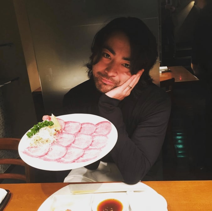 山田孝之、城田優＆赤西仁と焼肉に　左手に光る「結婚指輪」にファン衝撃 4枚目