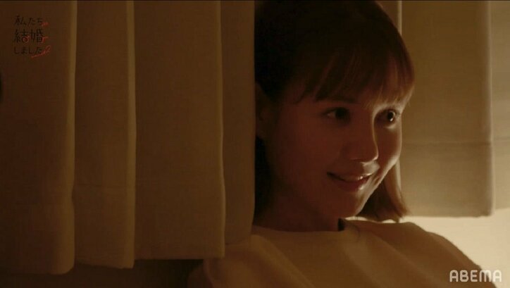 トリンドル玲奈、夫・浅香航大と同じベッドで見つめ合い…密着就寝シーンに千鳥ノブ「おいおいおい！！」絶叫『私たち結婚しました2』第2話