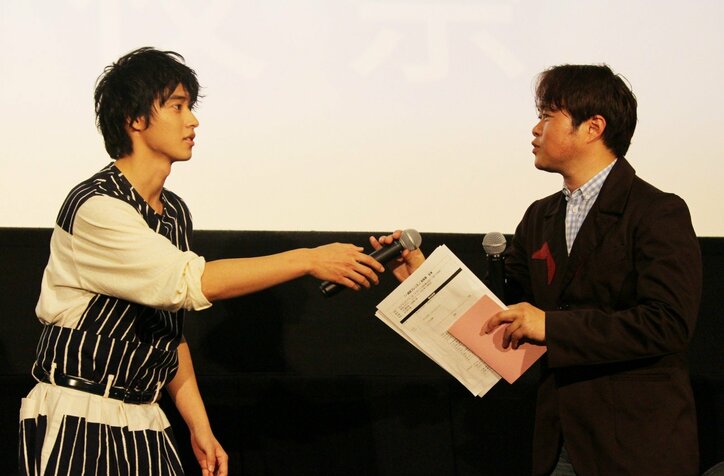 川口春奈、山﨑賢人を大絶賛 「居心地がよくて沈黙すら怖くない」