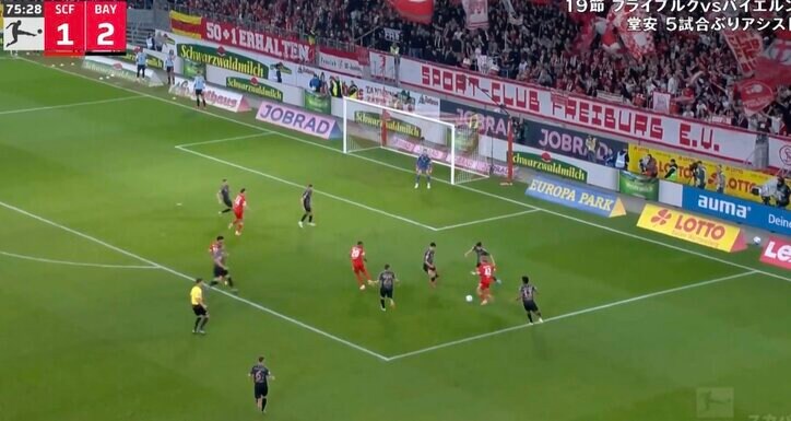 【写真・画像】強すぎだろ！ 潰し屋・堂安律、ドイツ代表ドリブラーを“爆速タックル”で吹っ飛ばす「速っ！」 カウンターを阻止する“鬼ディフェンス”　1枚目