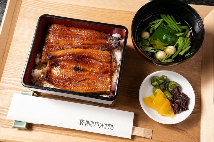 藤井聡太王将、前年に続き「しあわせの青い玉子のオムライス」を注文 羽生九段は「うな重」でパワーチャージ/将棋・王将戦七番勝負第1局