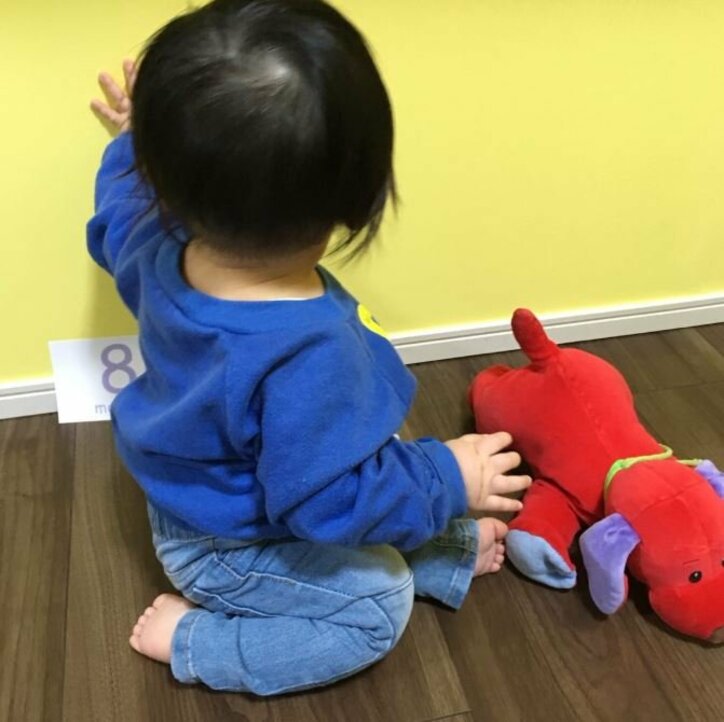 ぺこ、甘え方がかわいい8か月の息子「毎日たくさんの癒しをありがとう」