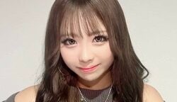 小学生ギャル（12歳）の登校姿＆すっぴんに衝撃「大人っぽい」「ランドセル背負ってるのか！」