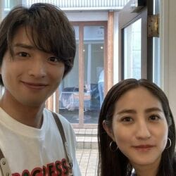 白洲迅＆堀田茜、“財布忘れちゃってごめんね”ショットにファン「カッコいいのに天然なところ、本当に最高」