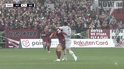 やらかした！福岡DF、神戸・大迫勇也に強烈過ぎる肘打ちでイエロー2枚目→痛恨の退場処分に「ちょっとあら過ぎた」「1枚貰ってる選手がやる行為ではない」