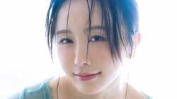 “同人グラビアクイーン”いくみ、ランジェリーやポップな衣装で大胆表現 『ヤンジャン』センターグラビア