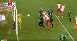 スタジアム騒然！驚愕の新記録「またお前か」「人間じゃねえ…」 1試合2ゴール以上は当たり前！バケモノFW・ケインが豪快ヘッド弾でブンデス史上最速20ゴールを達成した瞬間