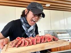  薬丸裕英、つんく♂の自宅に招かれBBQを満喫「ハワイの友人達も一緒に」 