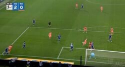 スタジアム騒然！ジャガー・浅野拓磨が痛恨のシュートミスを犯した衝撃の瞬間　決定機にシュートを枠外に外して思わず頭を抱える