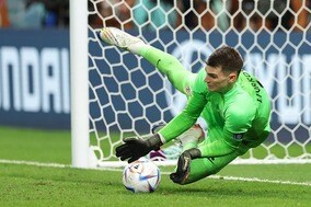 日本のベスト8進出を阻んだ “PK3本セーブ”　クロアチアGKがW杯史上3人目の快挙を達成