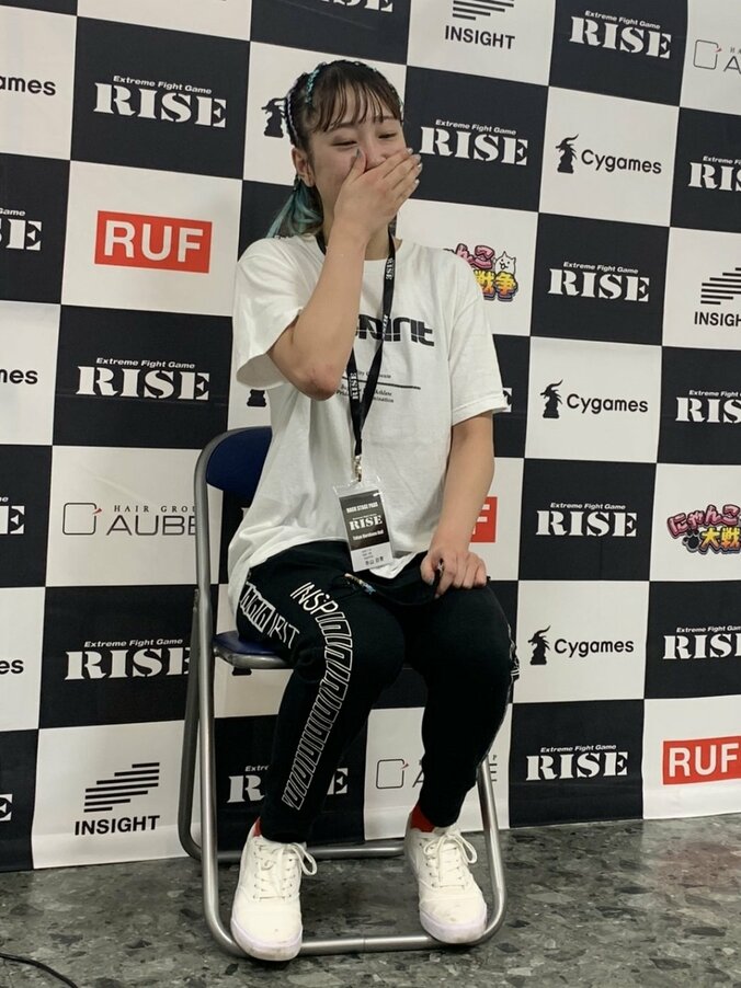 那須川天心の声で覚醒!?  RISE女子王者・寺山日葵、大激戦で涙の勝利 2枚目