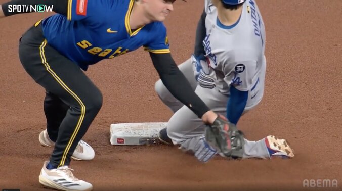 【写真・画像】佐々木朗希の「エゲつない」変化球に“60発男”のバットが止まらない！ 97cm落ちたスプリットに米驚き「こんなの反則」　1枚目