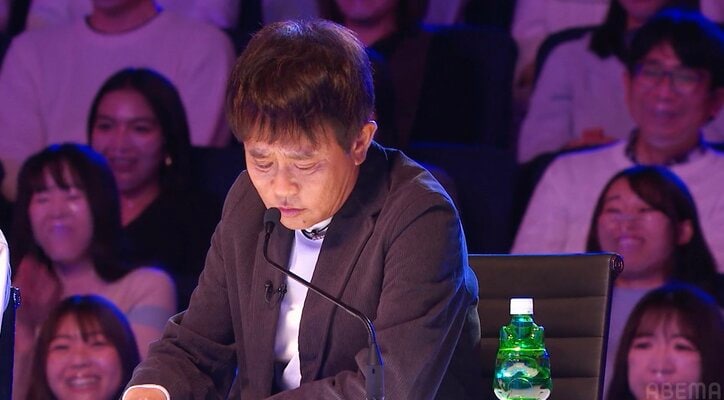 「いつ首から下が動かなくなるかわからない」難病のショーパブ歌手の歌声に浜田雅功も感動