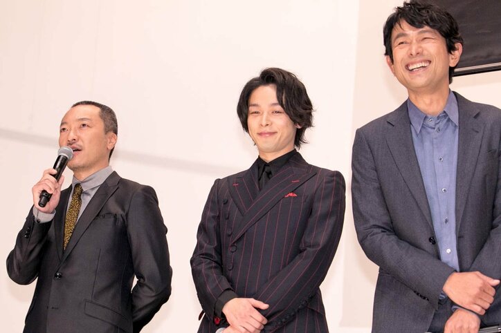 音尾琢真、ドSな監督の要望でパンチパーマをかける「根元から巻くときが一番痛い」