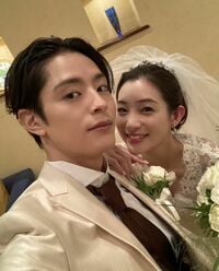 「ステキ」「お似合いです」塩野瑛久＆足立梨花、結婚式2ショット写真に歓喜の声