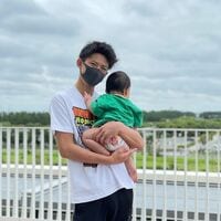 “しゅんまや”前田俊の愛娘を抱いたイクメンショットに「世界一イケメンのパパ」「天使が2人」と称賛の声