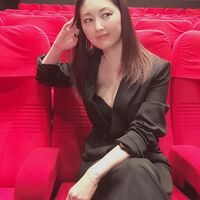 「大人の色気」「美しい！」常盤貴子、胸元開いたセクシーなジャケット姿に称賛の声